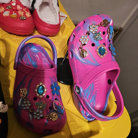 🌈 Swirls of Style! Custom Marbled Pink, Turquoise & White Crocs! - Picture 5 of 7